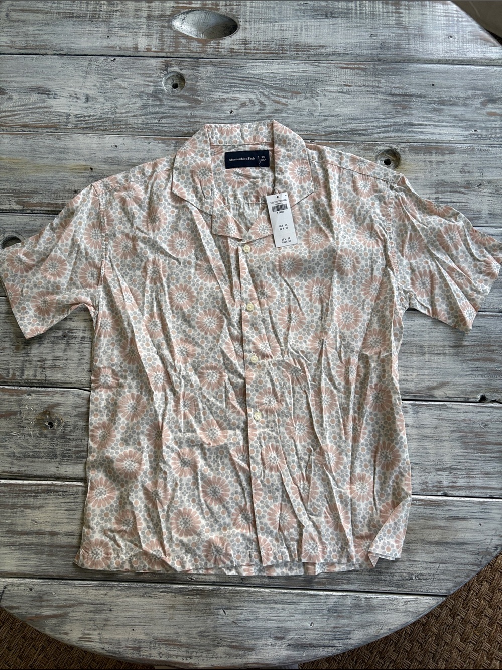 NWT, A&F lightweight short sleeve button up shirt, size XS